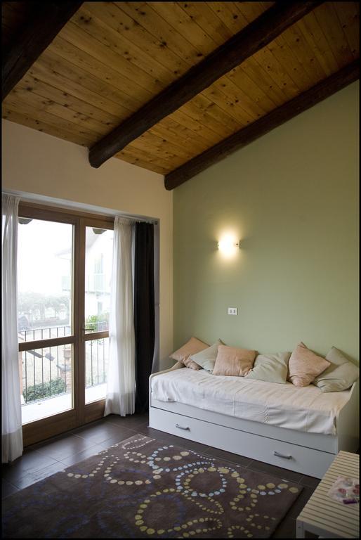 Il Giardino Di Iside Bed and Breakfast Roletto Habitación foto